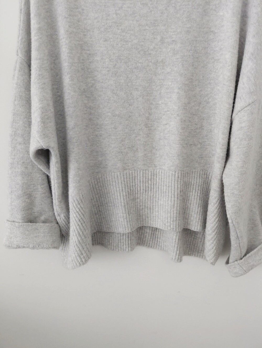 Cozy Oversized Crewneck Sweater - Light Gray - Picture 4 of 8